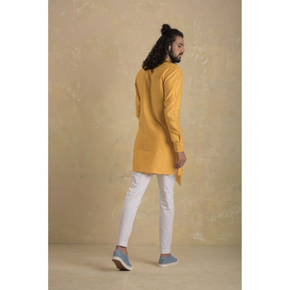 charkhee Men Yellow Diagonal Short Kurta with Pants (Set of 2)