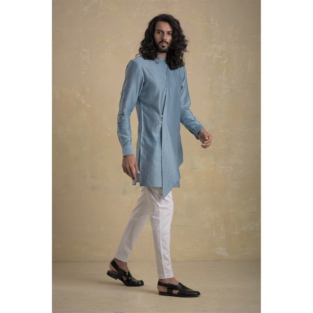 charkhee Men Ice Blue Diagonal Short Kurta with Pants (Set of 2)