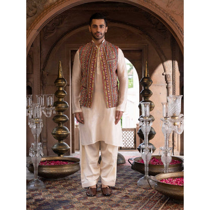 Chhavvi Aggarwal Men Beige Printed Bundi (Set of 3)