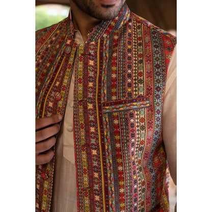 Chhavvi Aggarwal Men Beige Printed Bundi (Set of 3)