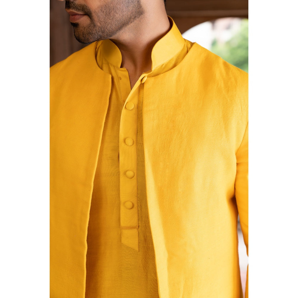 Chhavvi Aggarwal Men Yellow Kurta with Nehru Jacket (Set of 3)