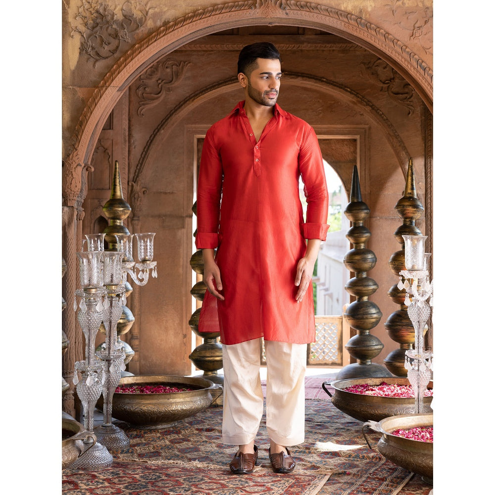 Chhavvi Aggarwal Men Red Solid Kurta (Set of 2)