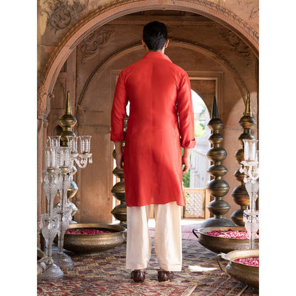 Chhavvi Aggarwal Men Red Solid Kurta (Set of 2)