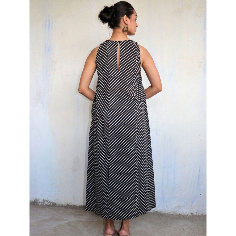 CHIDIYAA Black Pure Cotton Block Printed Dress Mono 2