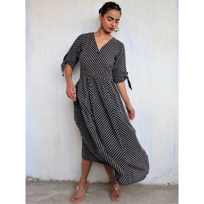 CHIDIYAA Black Pure Cotton Block Printed Dress Mono 1