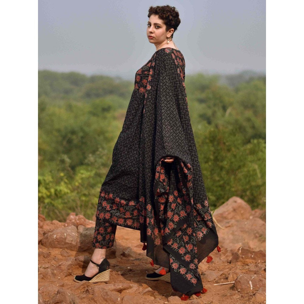 Chidiyaa Black Rose Hand Printed Pure Cotton Kurta And Trousers Kohl (Set of 2)