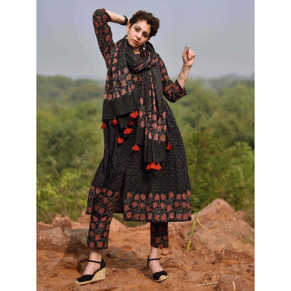 Chidiyaa Black Rose Hand Printed Pure Cotton Kurta And Trousers Kohl (Set of 2)