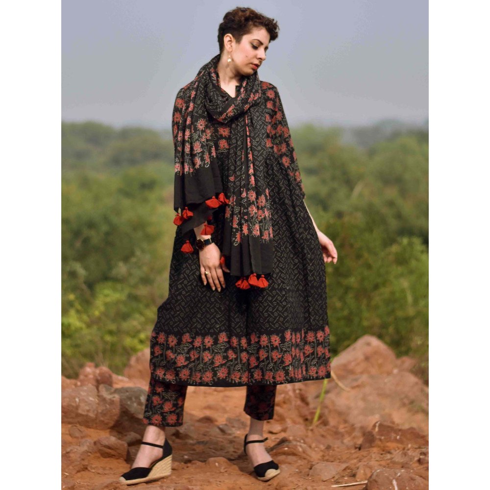Chidiyaa Black Rose Hand Printed Pure Cotton Kurta And Trousers Kohl (Set of 2)
