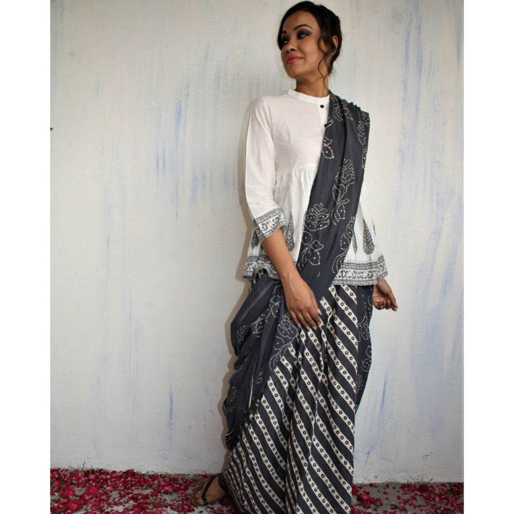 Chidiyaa Midnight Grey Block Printed Pure Cotton Mul Saree without Blouse