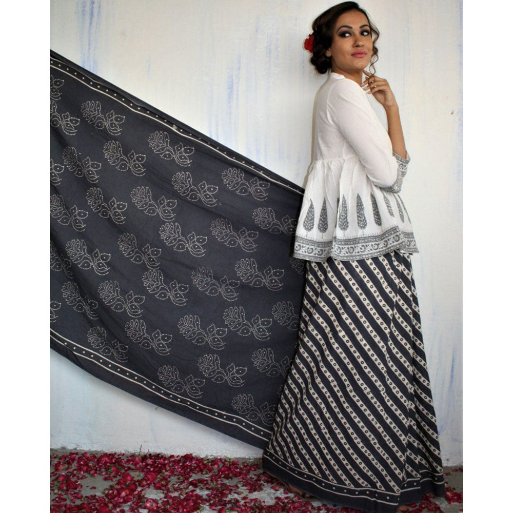 Chidiyaa Midnight Grey Block Printed Pure Cotton Mul Saree without Blouse