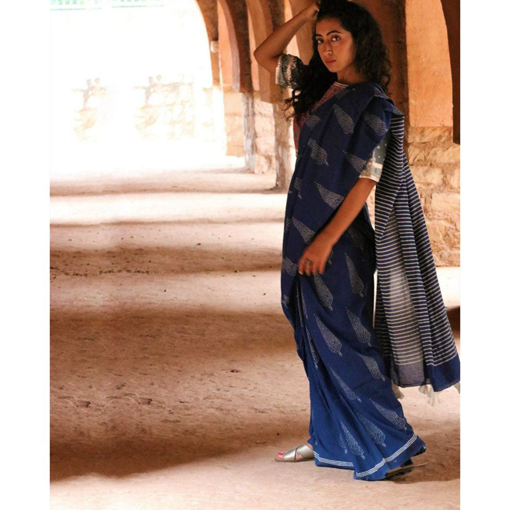 Chidiyaa Royal Blue Block Printed Pure Cotton Mul Saree without Blouse