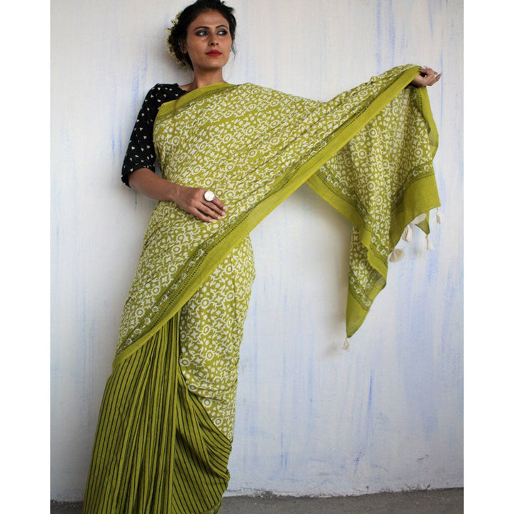 Chidiyaa Parrot Green Block Printed Pure Cotton Mul Saree without Blouse
