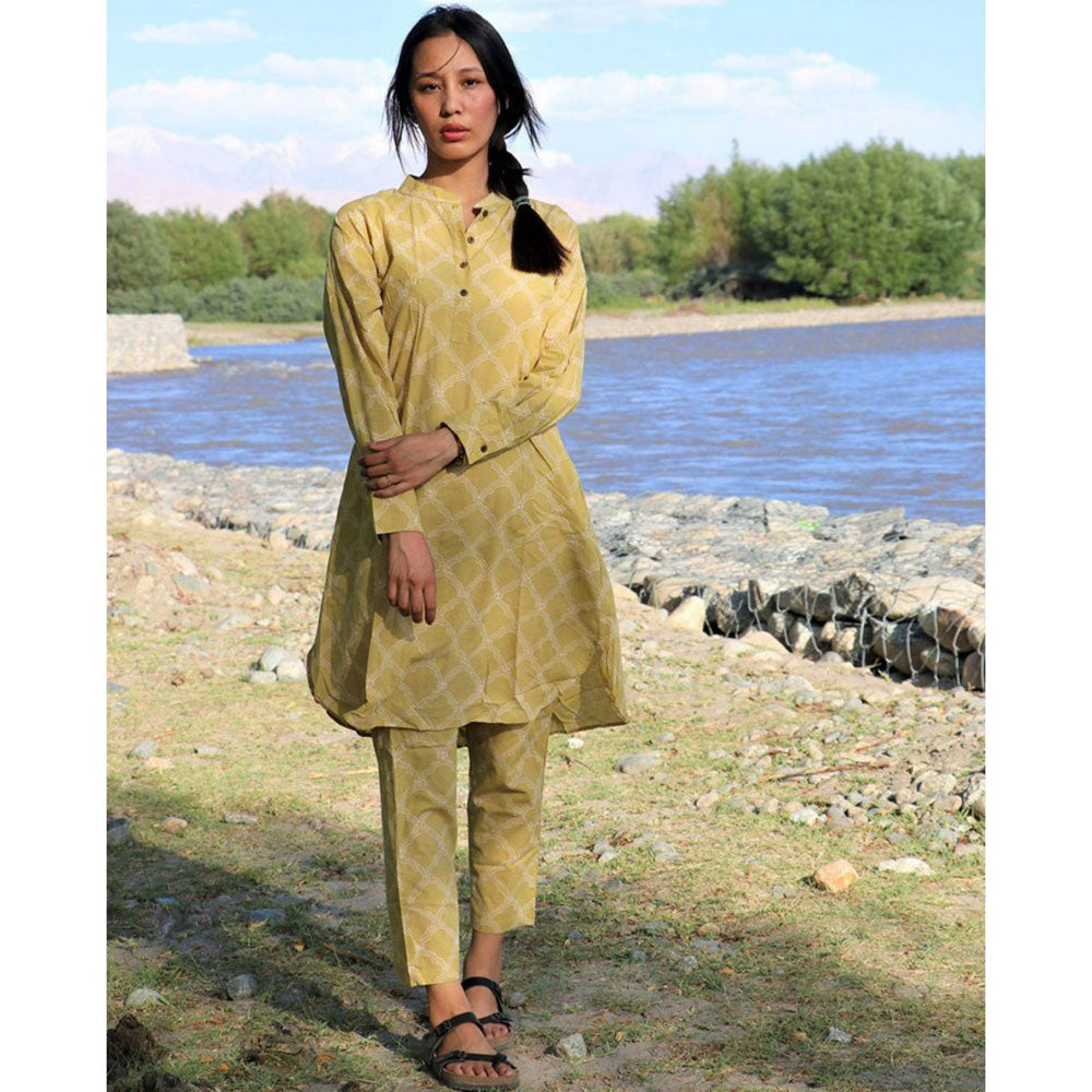 Chidiyaa Gerbera Mustard Block Printed Cotton Kurta Zanskar (Set of 2)