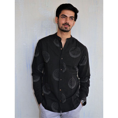 Chidiyaa Black Moon Block Printed Mens Shirt