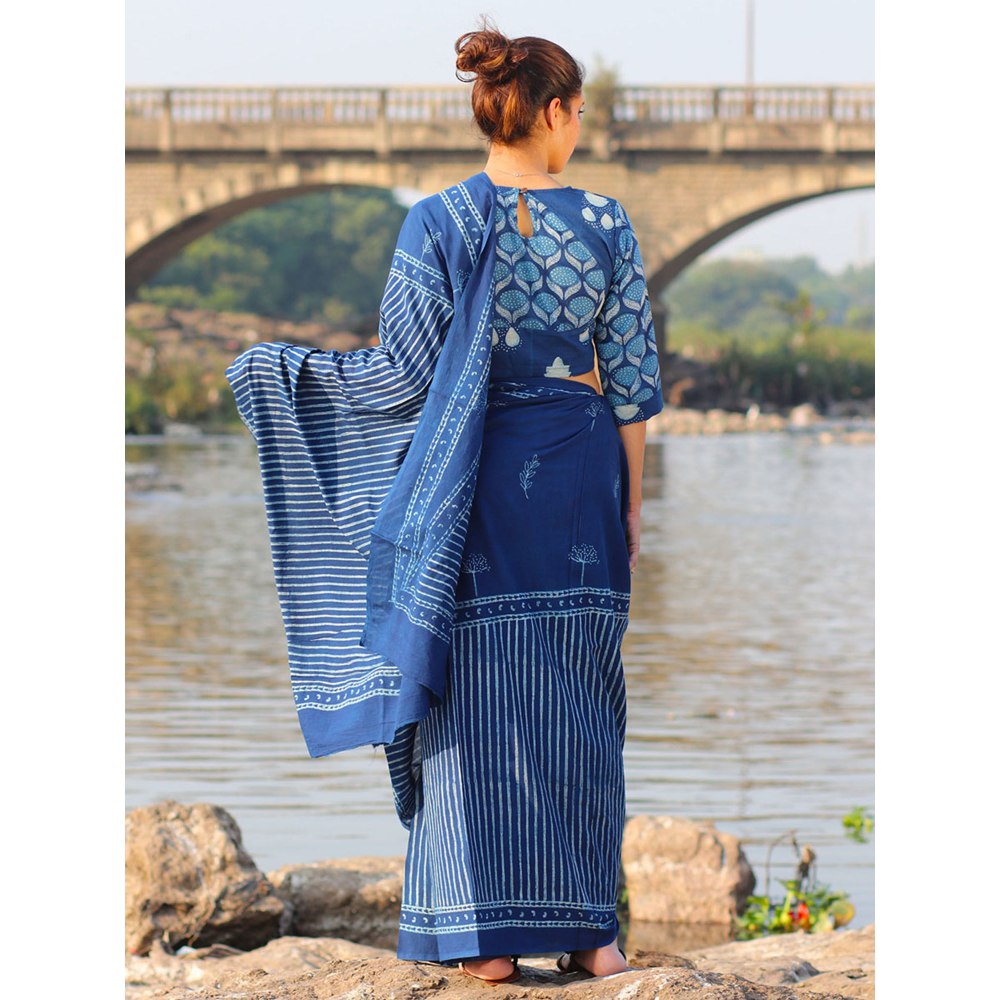 Chidiyaa Baruni Cotton Saree - Akash with Unstitched Blouse