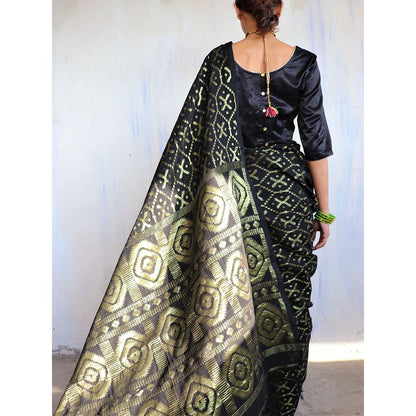 Chidiyaa Ghunghroo Jamdani Saree Shringaar with Unstitched Blouse