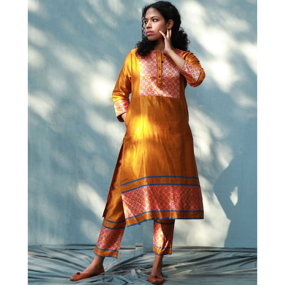 Chidiyaa Jasmira Mashru Silk Kurta Saahiba (Set of 2)