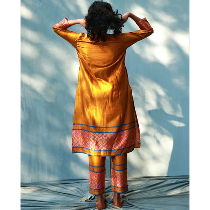 Chidiyaa Jasmira Mashru Silk Kurta Saahiba (Set of 2)
