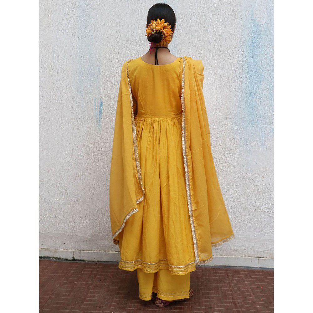 Chidiyaa Jugnu Twilight Yellow Mulmul Cotton Kurta Pants with Dupatta (Set of 3)