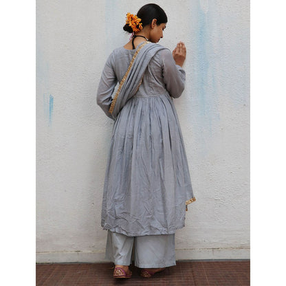 Chidiyaa Jugnu Noor Grey Mulmul Cotton Kurta Pants with Dupatta (Set of 3)