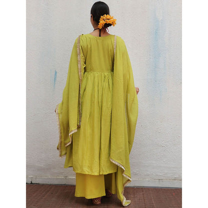 Chidiyaa Jugnu Kesar Green Mulmul Cotton Kurta Pants with Dupatta (Set of 3)