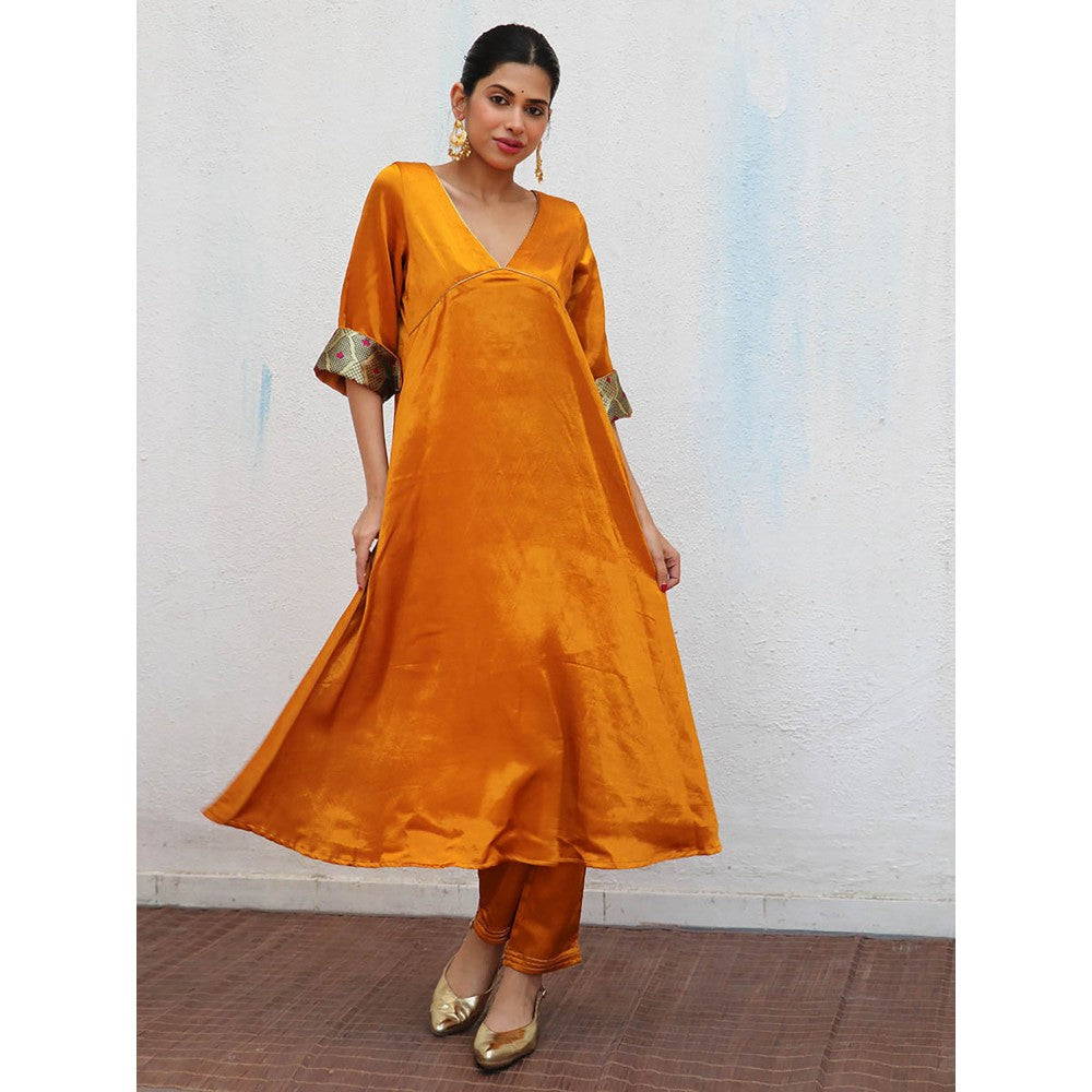 Chidiyaa Sufiyana Akidat Mashru Silk Kurta & Pant (Set of 2)