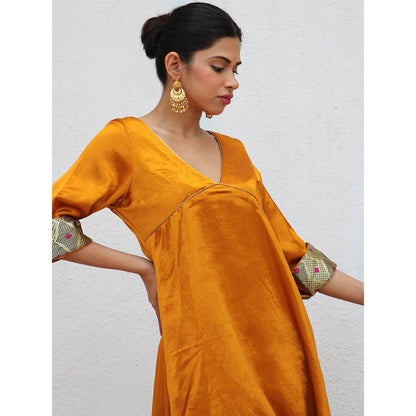 Chidiyaa Sufiyana Akidat Mashru Silk Kurta & Pant (Set of 2)