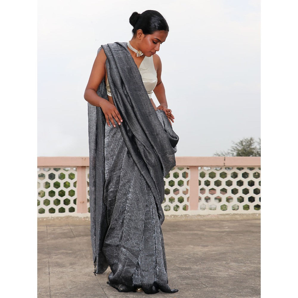 Chidiyaa Thread Of Gold Grey Handwoven Linen Zari Saree with Unstitched Blouse