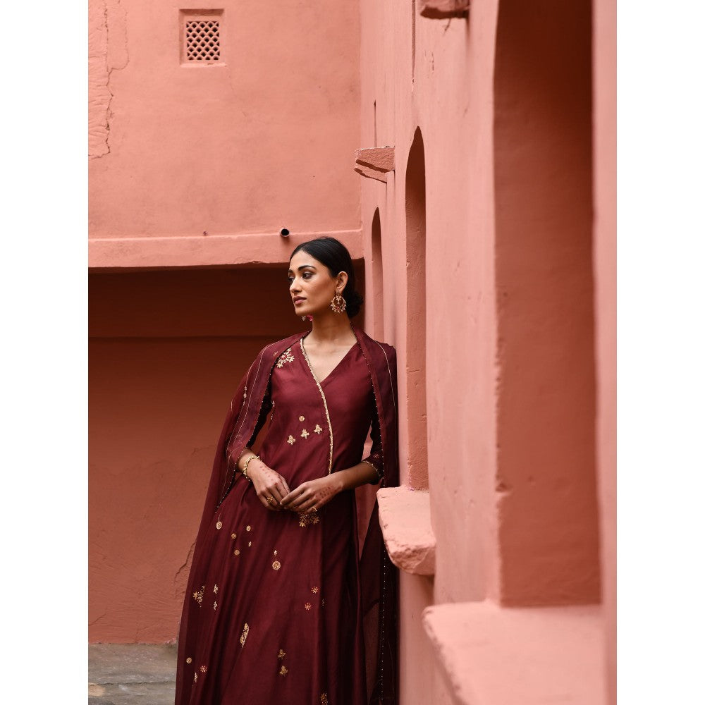 DEEPTHEE Mahogany Hand Embroidered Cross Over (Set of 3)