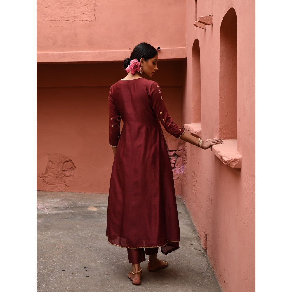 DEEPTHEE Mahogany Hand Embroidered Cross Over (Set of 3)