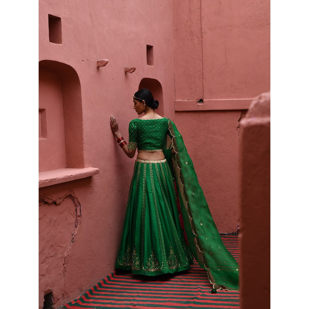 DEEPTHEE Green Hand Embroidered Lehenga (Set of 3)