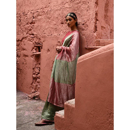 DEEPTHEE Green Metallic Saree with Color Block Stitched Blouse