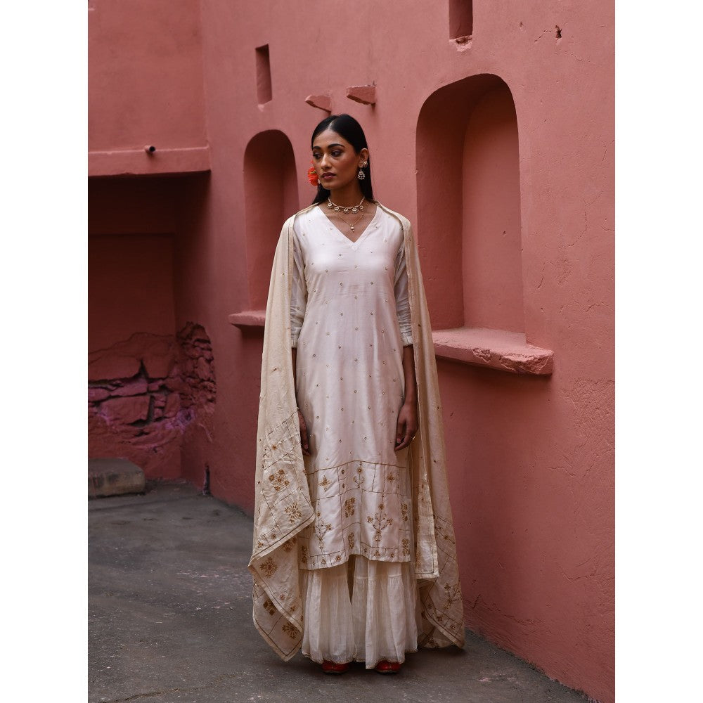 DEEPTHEE Ivory Hand Embroidered Straight Kurta (Set of 3)