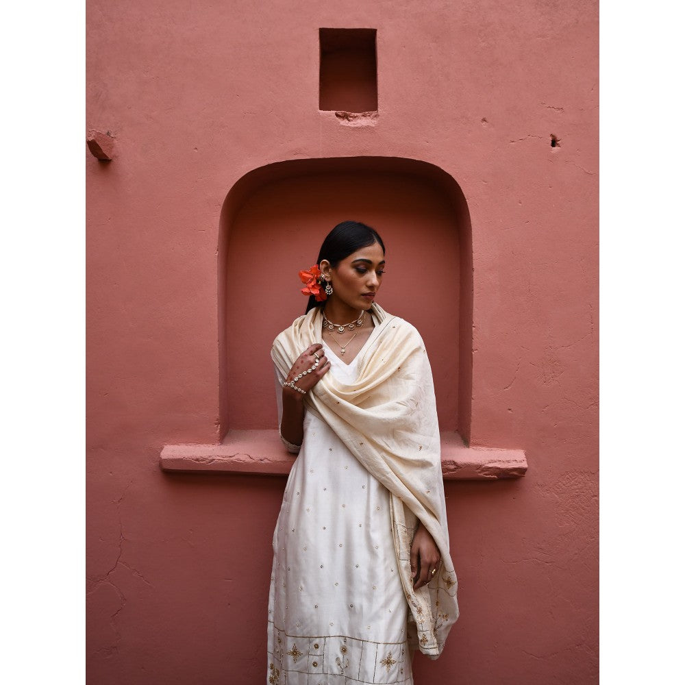 DEEPTHEE Ivory Hand Embroidered Straight Kurta (Set of 3)