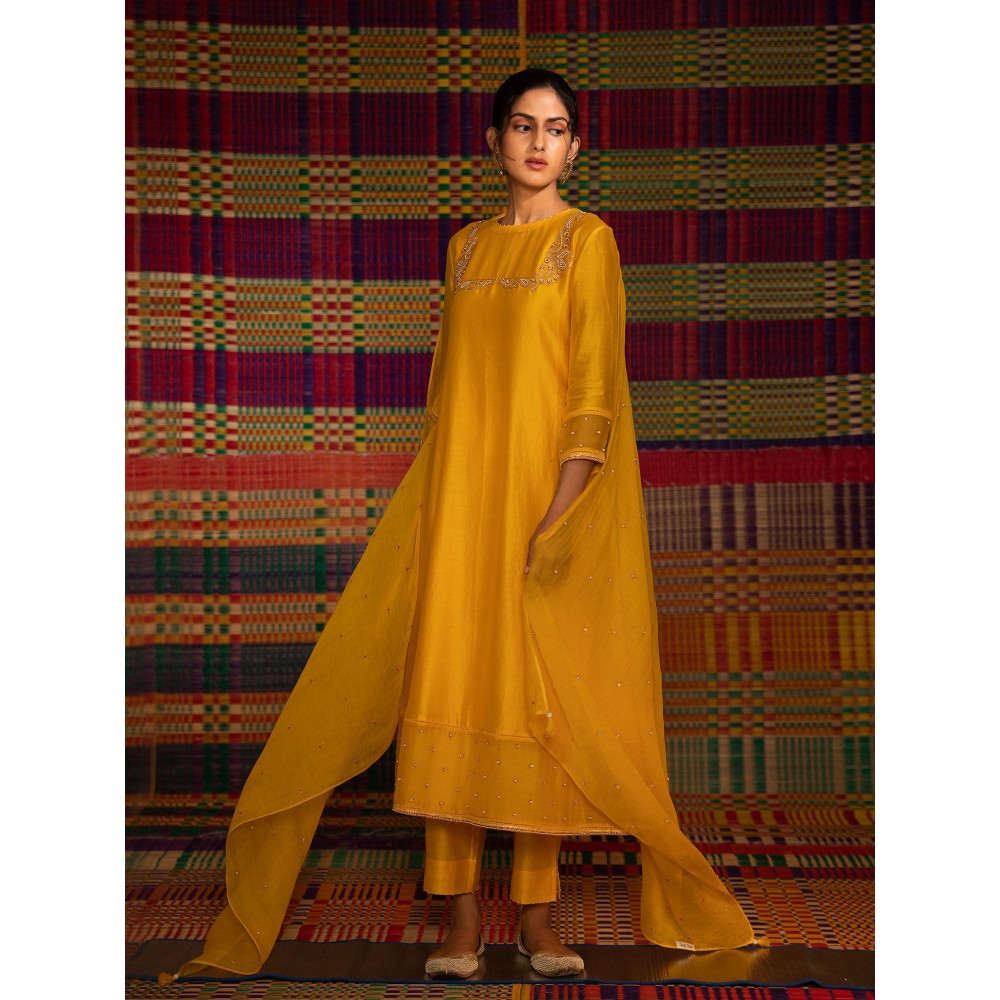 DEEPTHEE Haldi Yoke Outline Hand Embroidered Kurta with Pant & Dupatta (Set of 3)