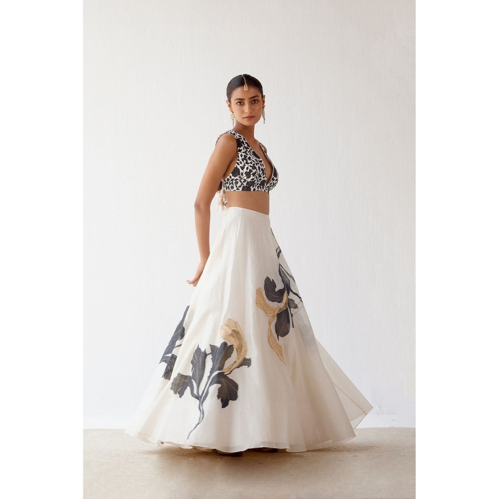 Devnaagri Ivory Handpaint Lehenga and Blouse with Dupatta (Set of 3)