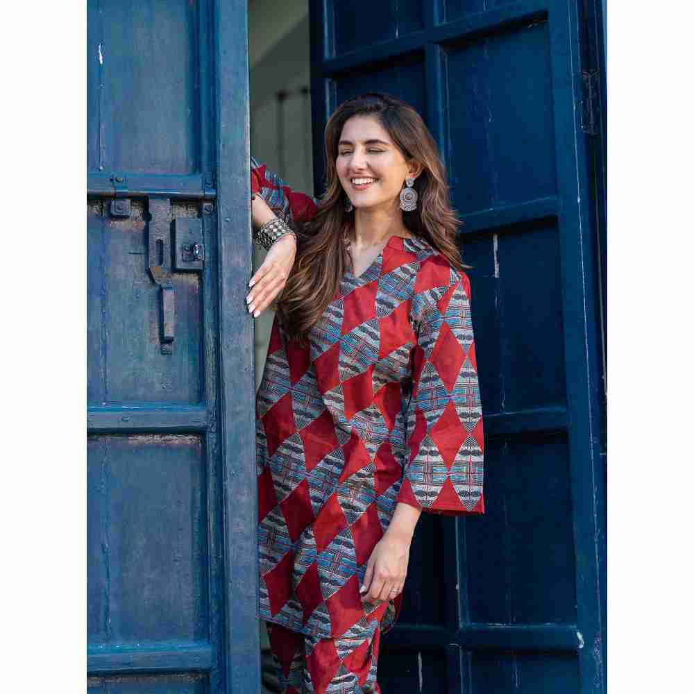 DIMPLE DESIGN STUDIO Red Diamond Co-Ord Abstract Kurta with Pant (Set of 2)
