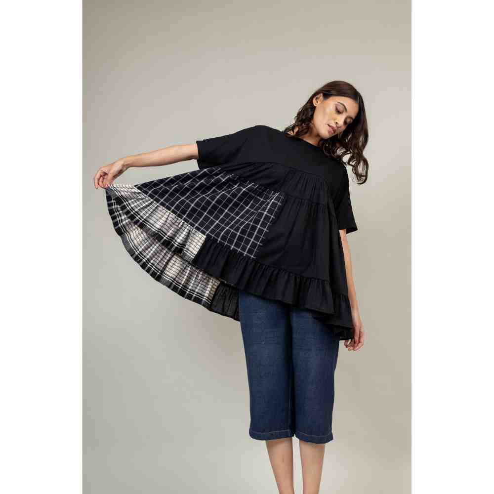 Doodlage Black Panelled Gathered Top