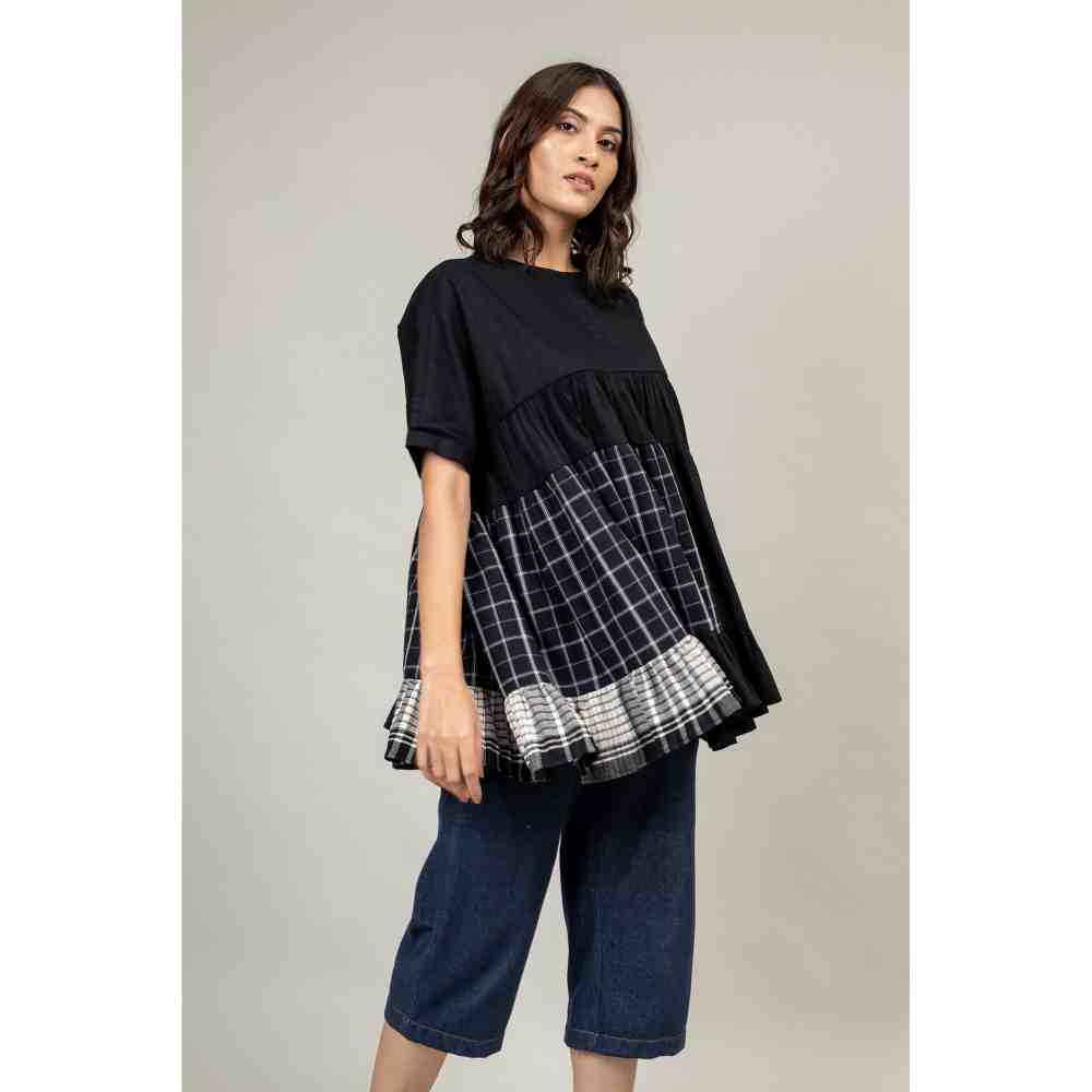 Doodlage Black Panelled Gathered Top
