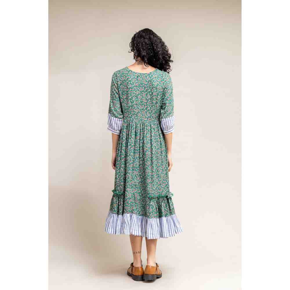 Doodlage Green Floral Printed Gathered Dress