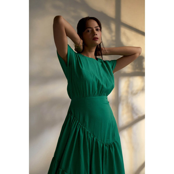 Enness Studio Eldora Green Solid Plain Midi Dress