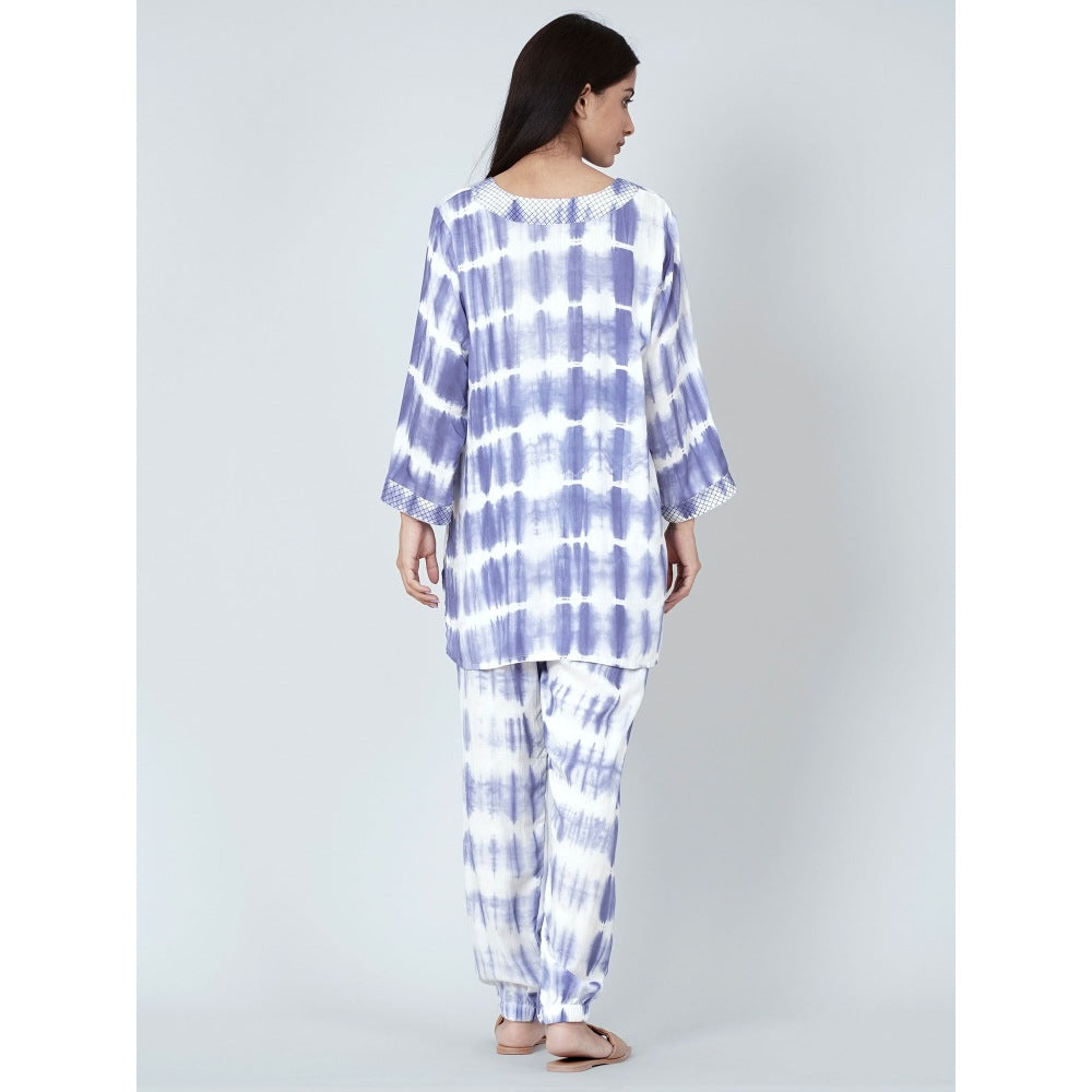 First Resort by Ramola Bachchan Blue And White Tie-Dye Lounge (Set of 2)