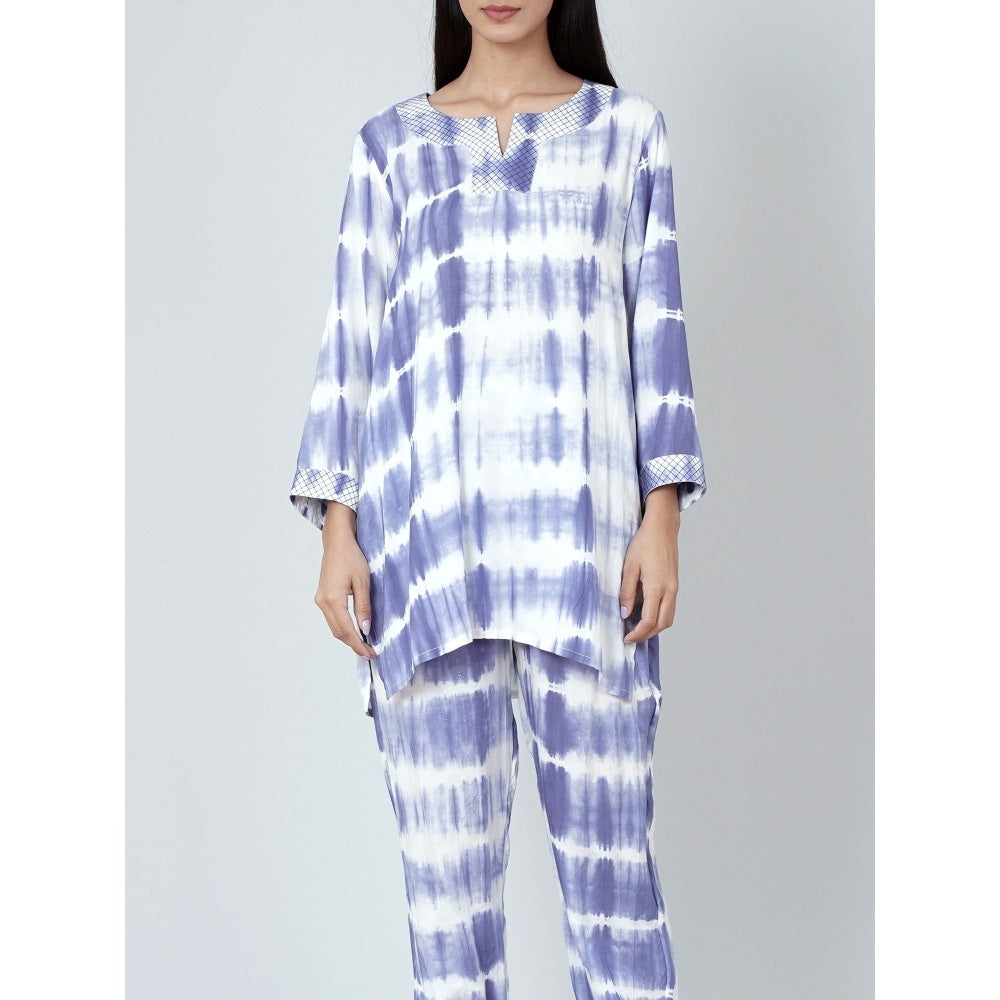 First Resort by Ramola Bachchan Blue And White Tie-Dye Lounge (Set of 2)