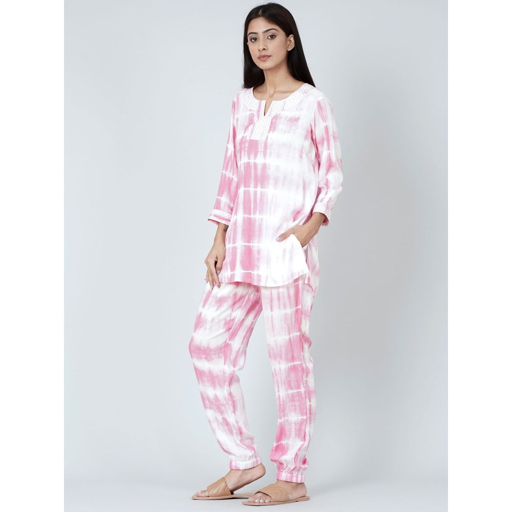 First Resort by Ramola Bachchan Pink And White Tie-Dye Lounge (Set of 2)