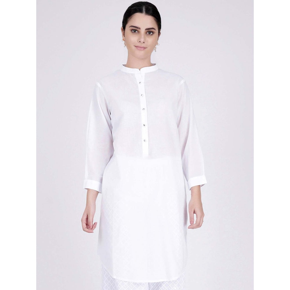 First Resort by Ramola Bachchan White Nehru Collar Kurta