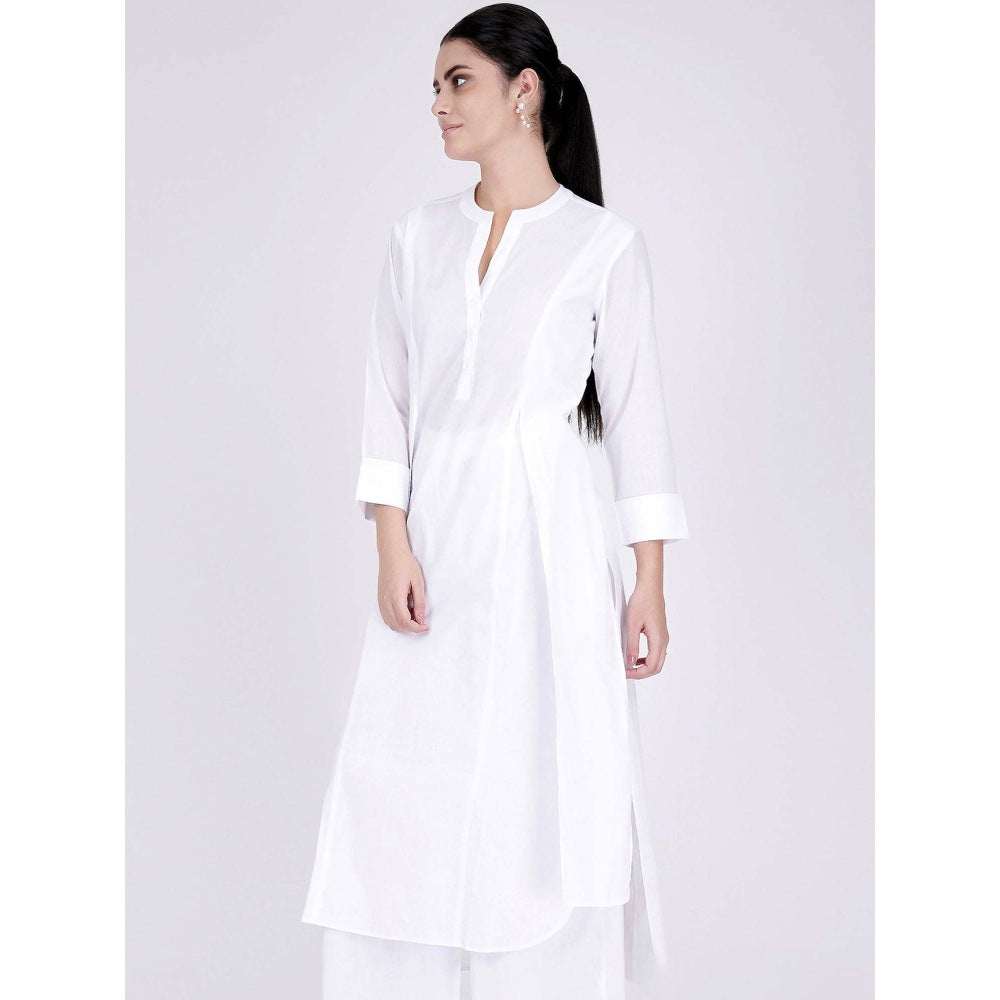 First Resort by Ramola Bachchan White Straight Kurta