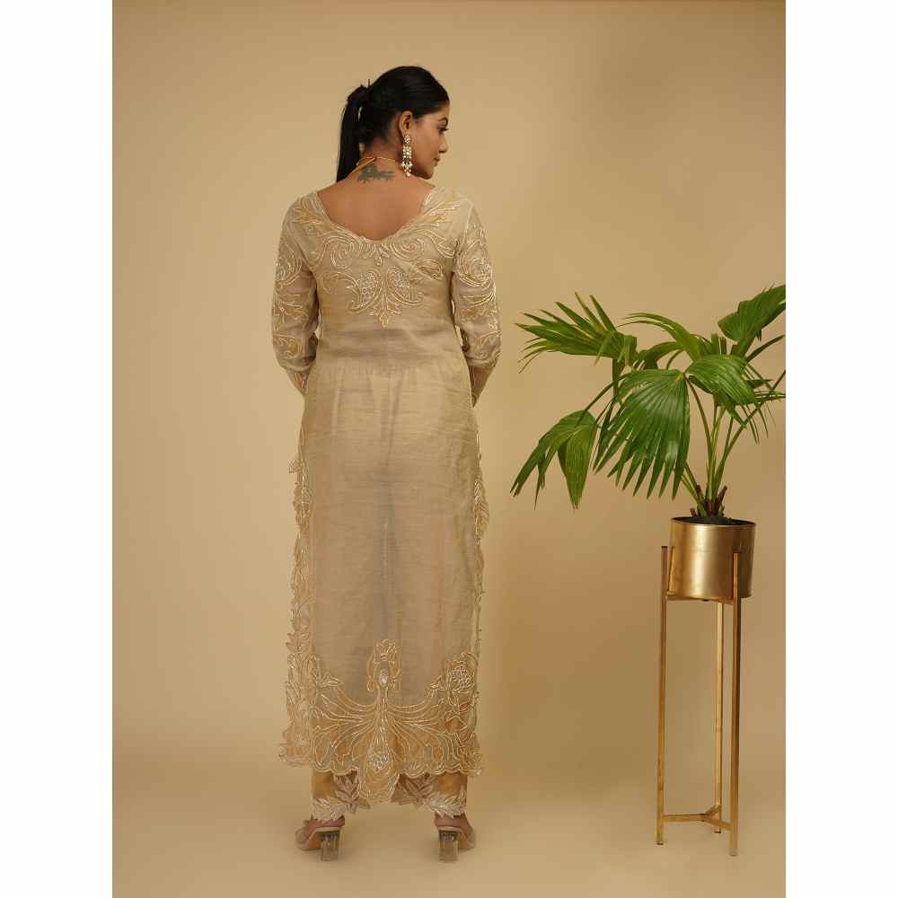 Farha Syed Gold Embroidered Kurta (Set of 2)