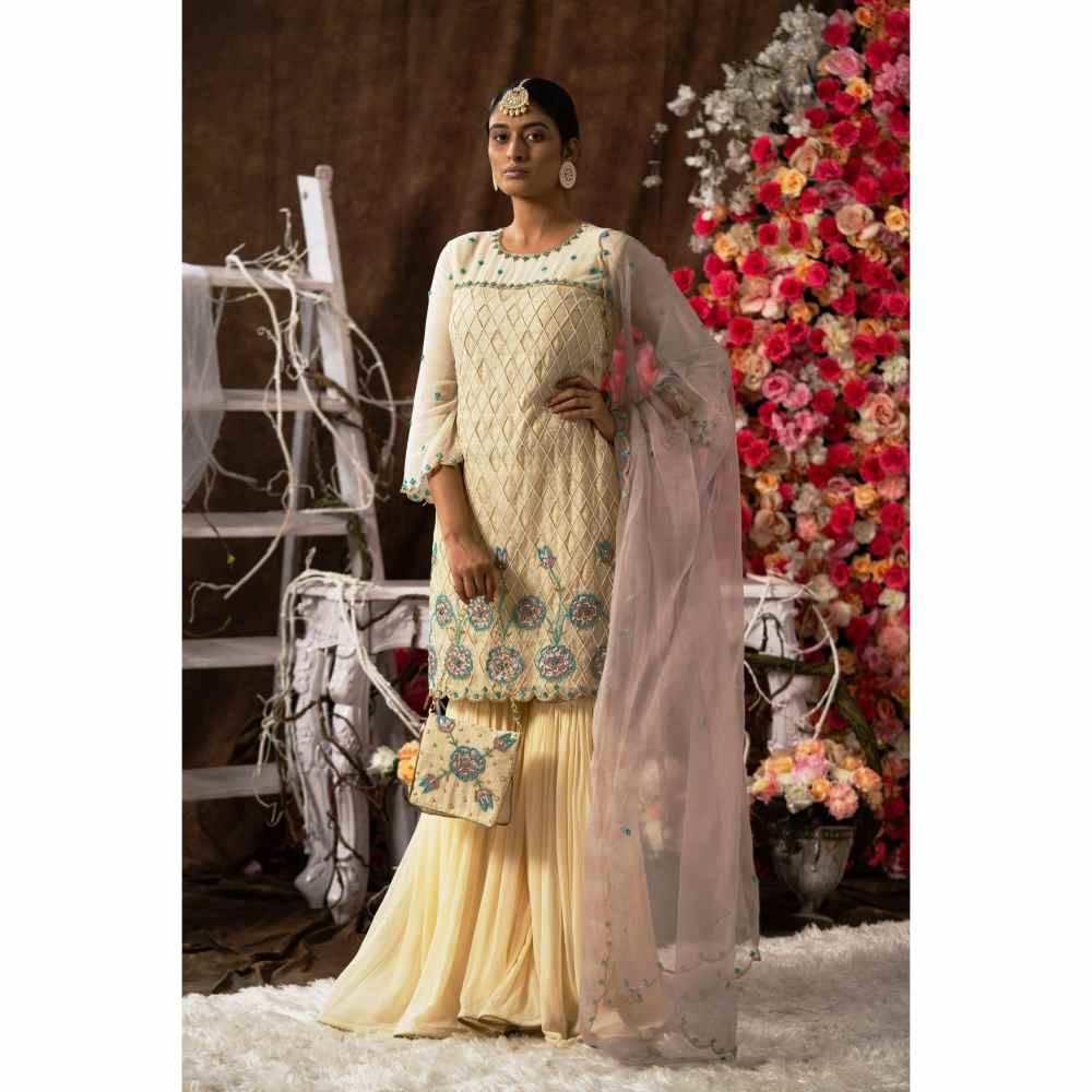 Farha Syed Ivory Champagne Garara (Set of 4)