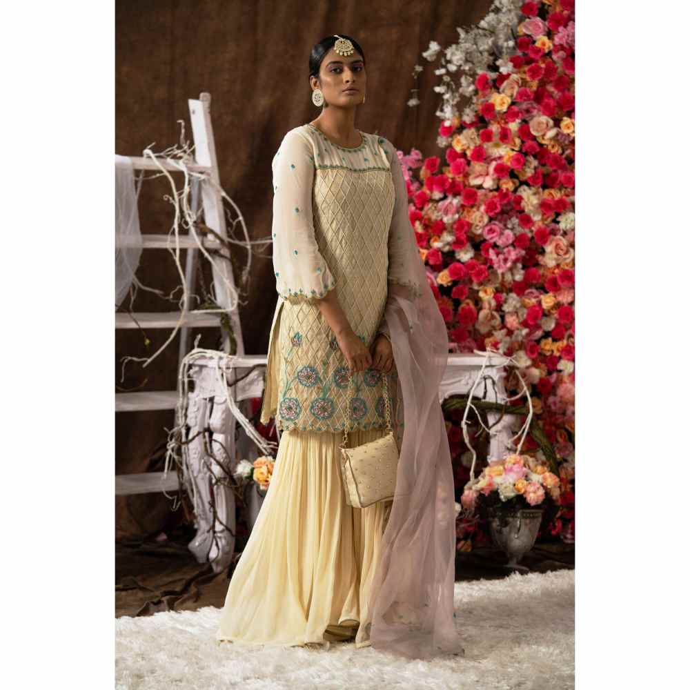 Farha Syed Ivory Champagne Garara (Set of 4)