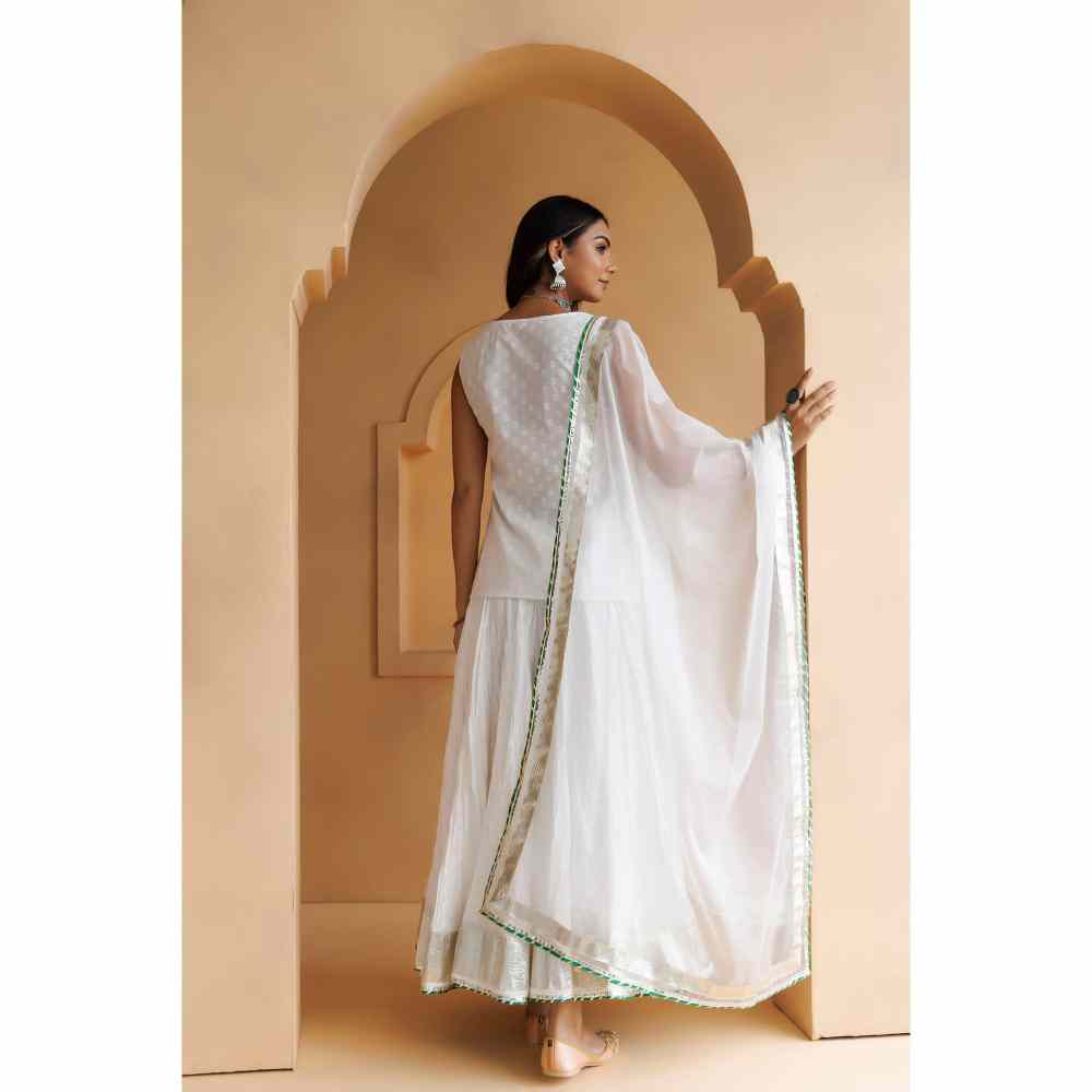 Geroo Jaipur White Cotton Hand Embroidered Tunic with Skirt and Organza Dupatta (Set of 3)